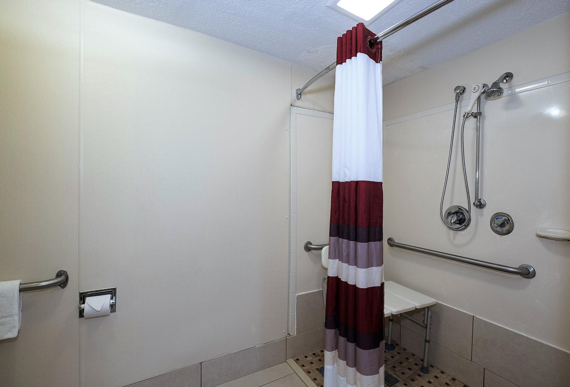 Red Roof Inn Cincinnati East - Beechmont Cherry Grove Buitenkant foto