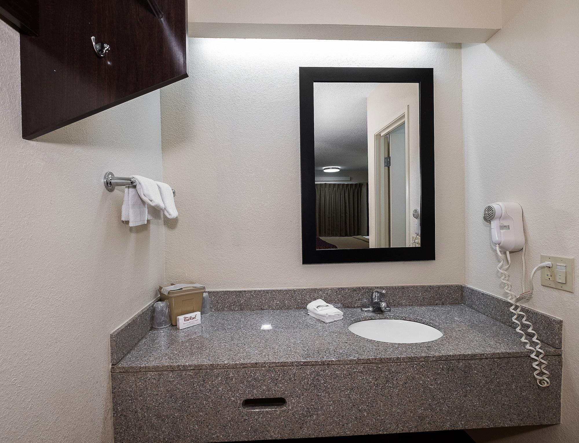 Red Roof Inn Cincinnati East - Beechmont Cherry Grove Buitenkant foto