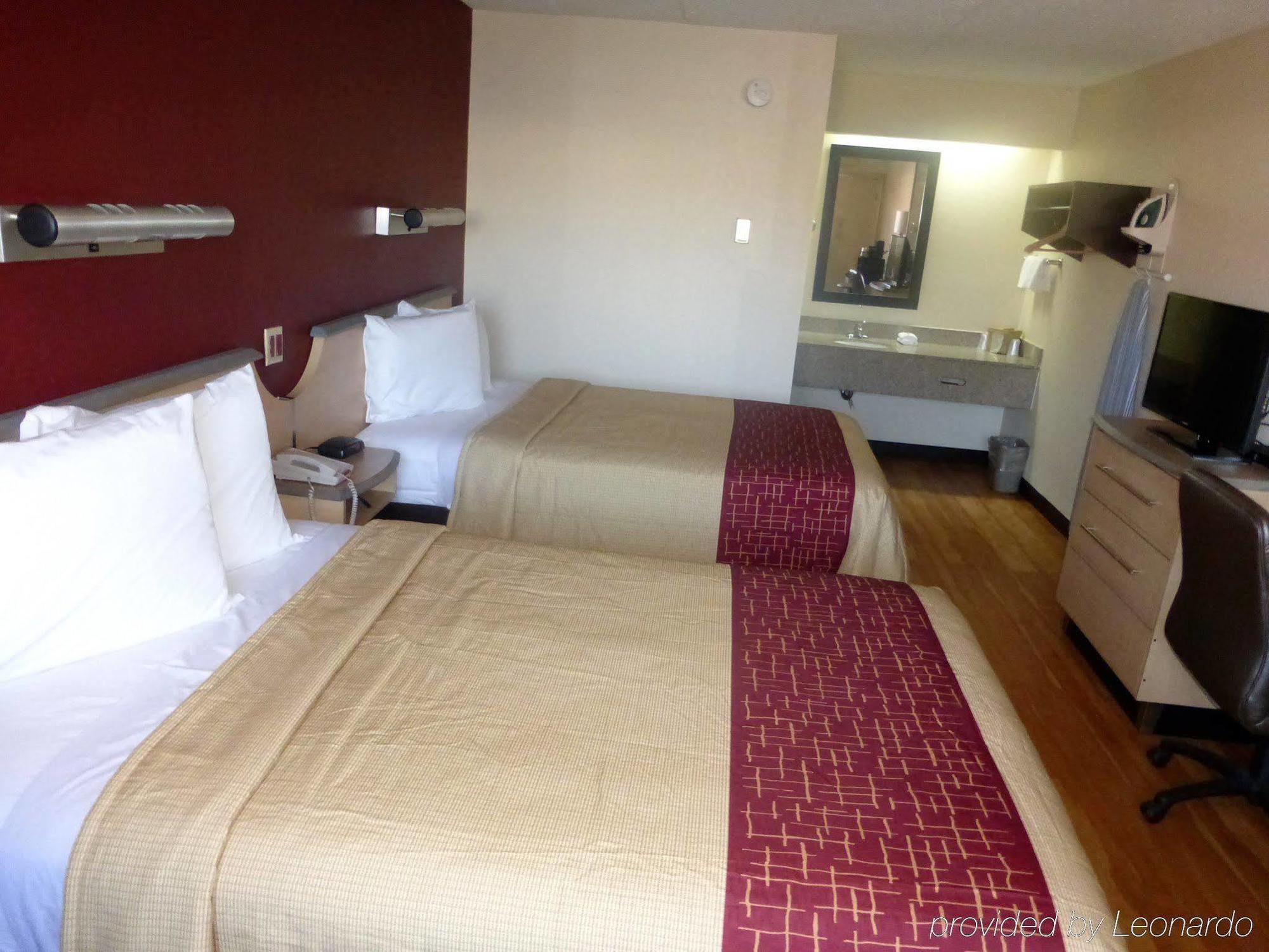 Red Roof Inn Cincinnati East - Beechmont Cherry Grove Buitenkant foto